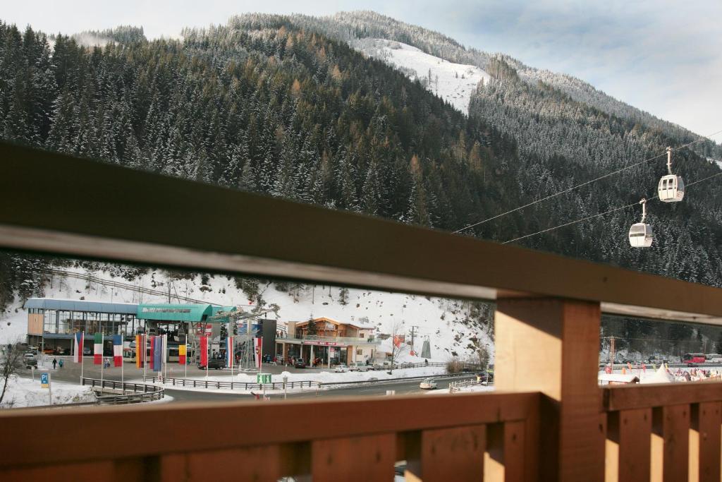 Hotel Eder Michaela Saalbach-Hinterglemm Bagian luar foto